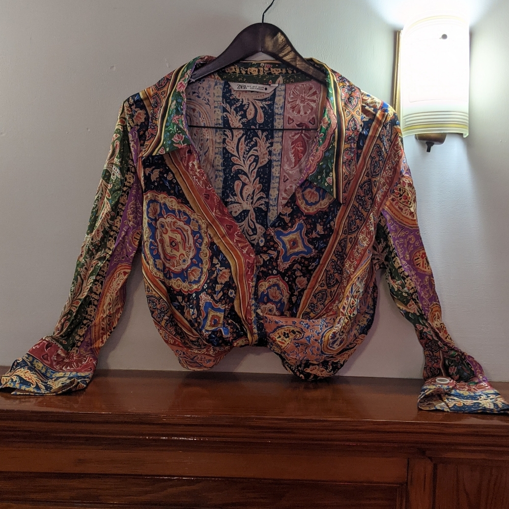 Zara Colorful Printed Cropped Shirt